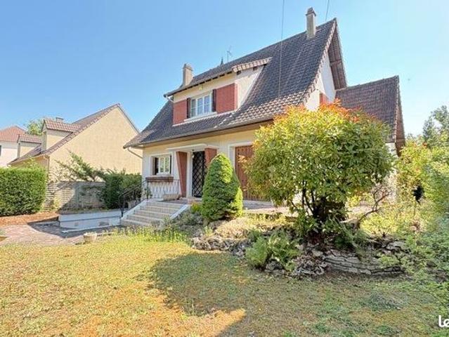 Maison 8 pièces 145 m²