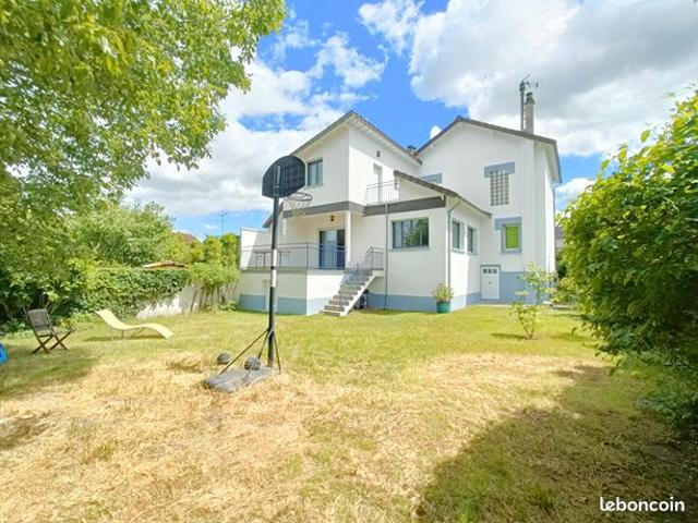 Maison 8 pièces 145 m²