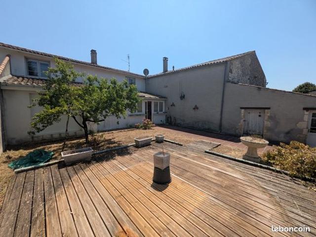 Maison 8 pièces 145 m²