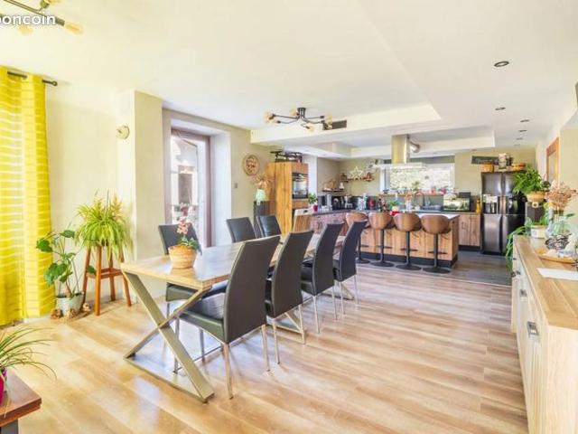 Maison 8 pièces 145 m²
