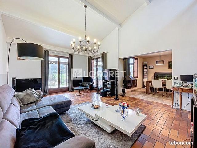 Maison 8 pièces 146 m²