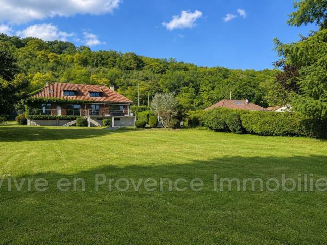 Maison 8 pièces 146 m²
