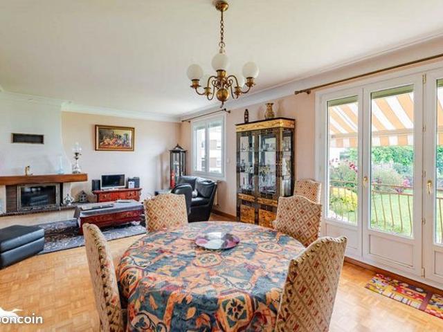 Maison 8 pièces 146 m²