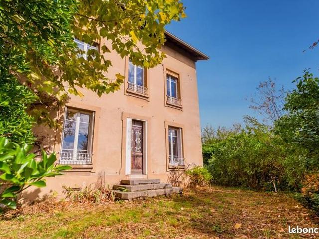 Maison 8 pièces 146 m²