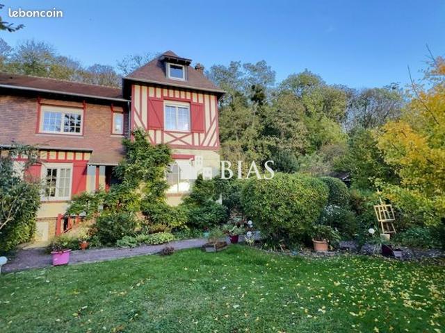 Maison 8 pièces 147 m²