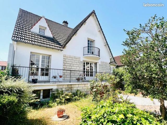 Maison 8 pièces 147 m²