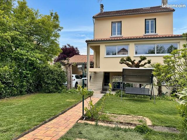 Maison 8 pièces 148 m²