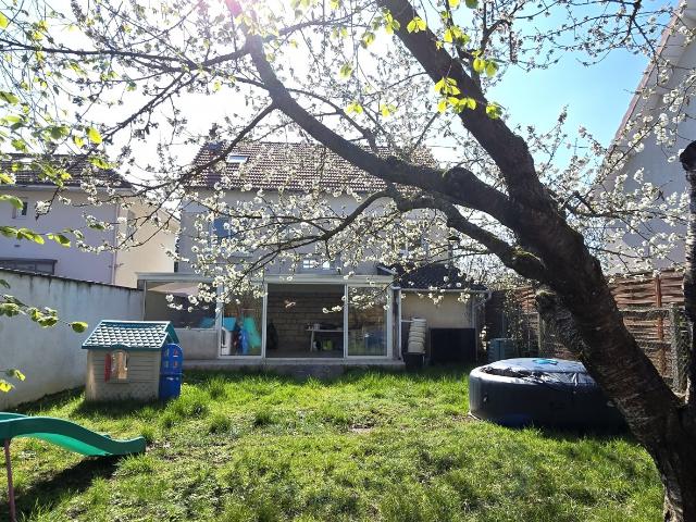 Maison 8 pièces 140 m²