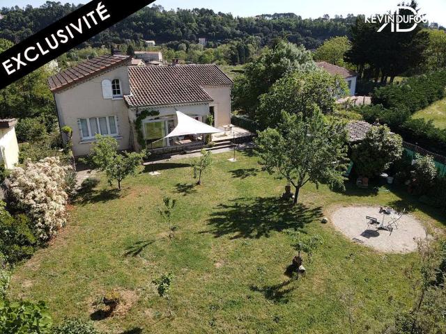 Maison 8 pièces 140 m²