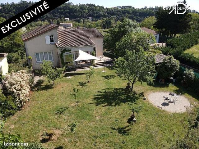 Maison 8 pièces 140 m²