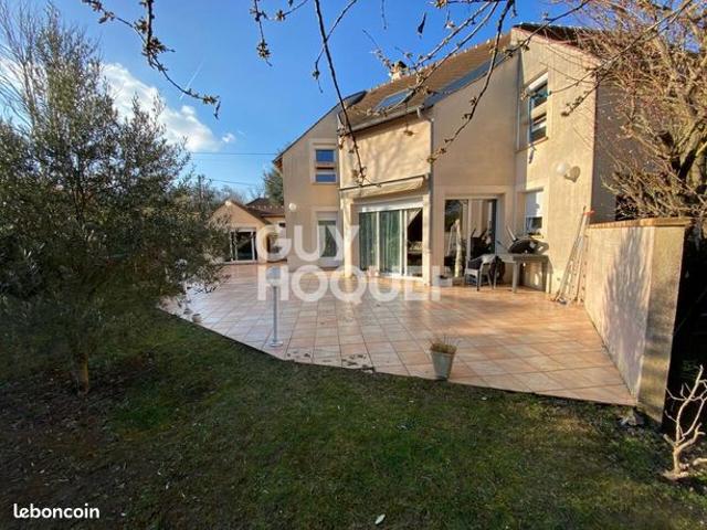 Maison 8 pièces 140 m²