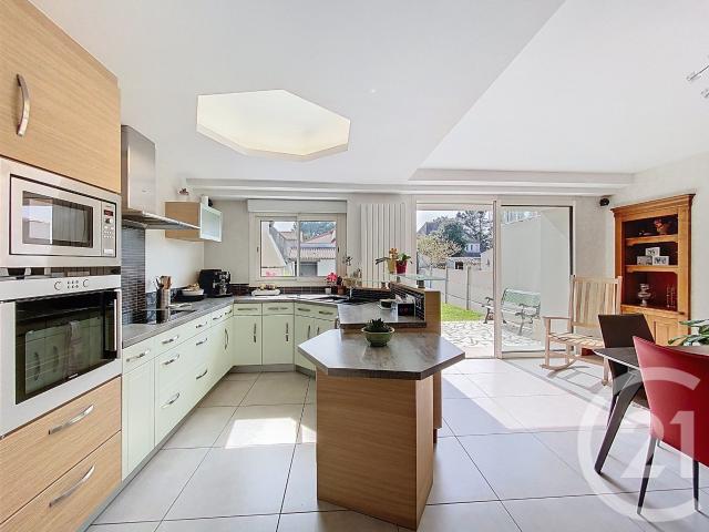 Maison 8 pièces 140 m²