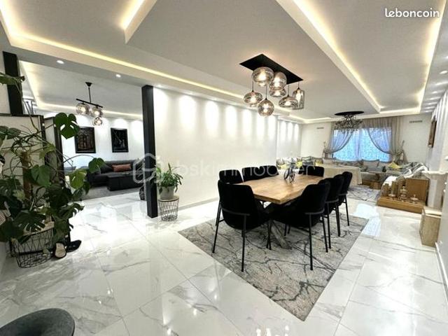 Maison 8 pièces 140 m²