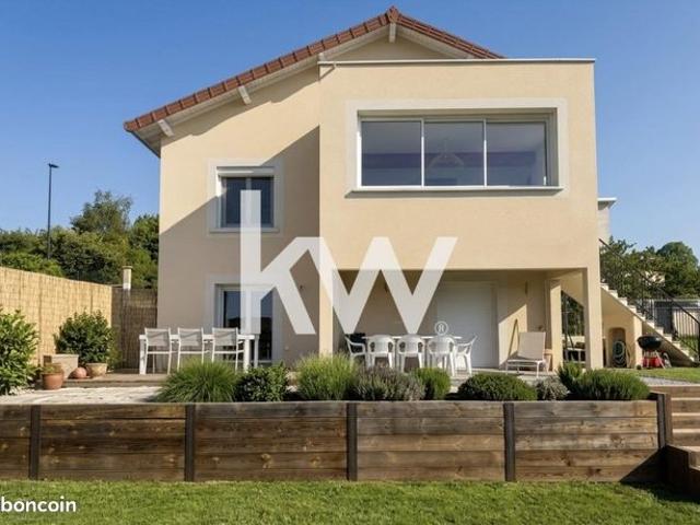 Maison 8 pièces 140 m²
