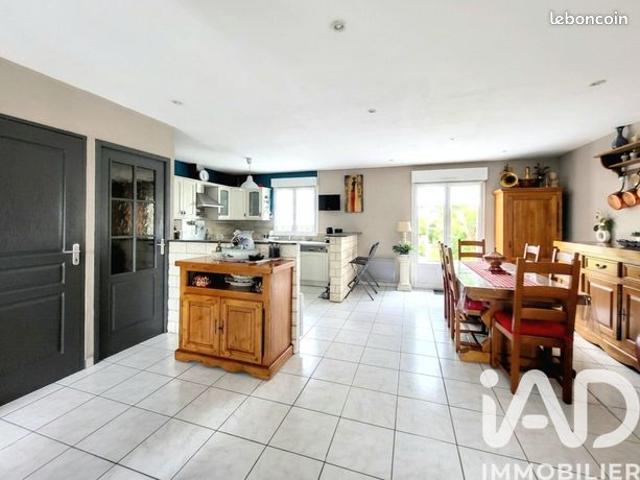 Maison 8 pièces 140 m²