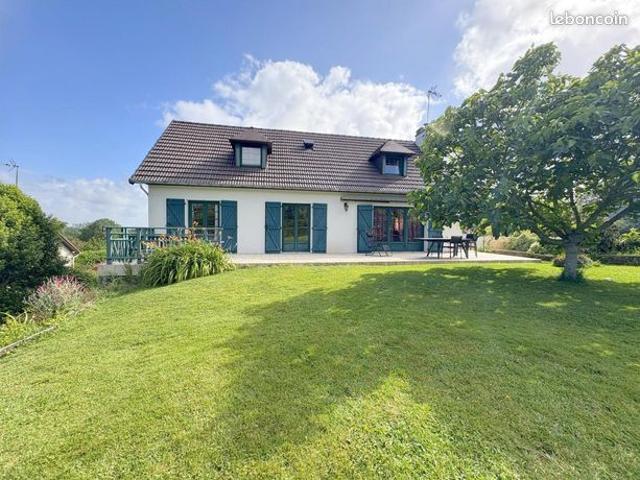 Maison 8 pièces 140 m²