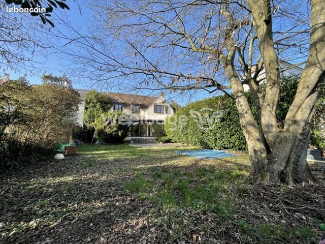 Maison 8 pièces 140 m²