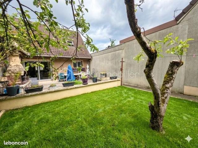 Maison 8 pièces 140 m²