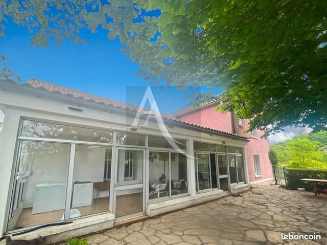 Maison 8 pièces 140 m²