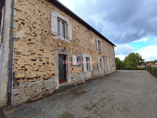 Maison familiale avec grange, atelier et jardin beau potentiel