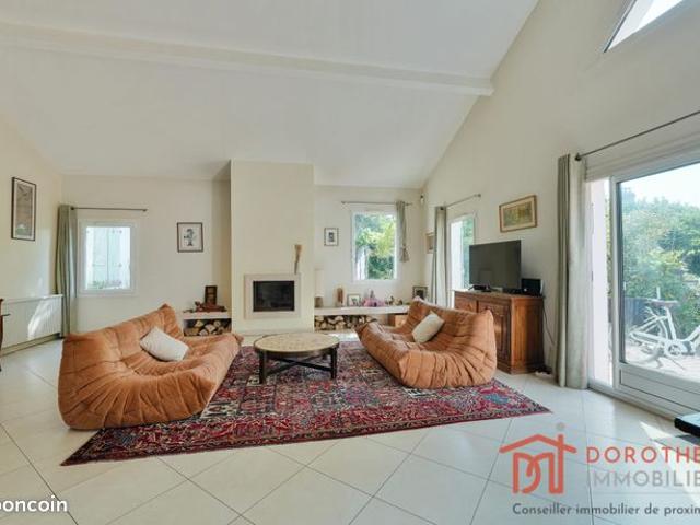 Maison 8 pièces 141 m²