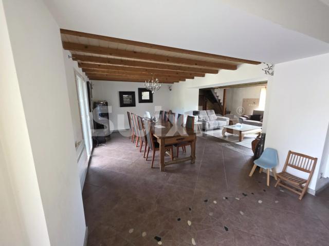 Maison 8 pièces 141 m²
