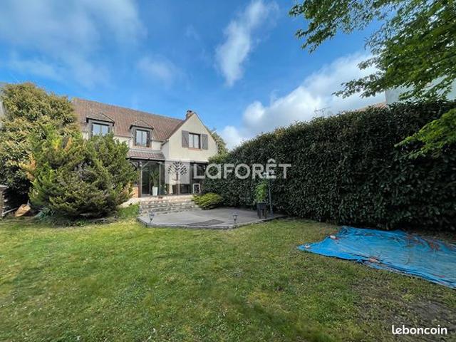 Maison 8 pièces 141 m²