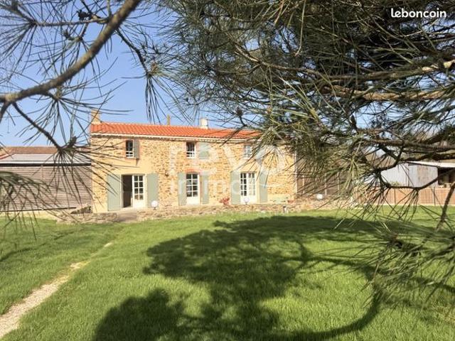 Maison 8 pièces 141 m²