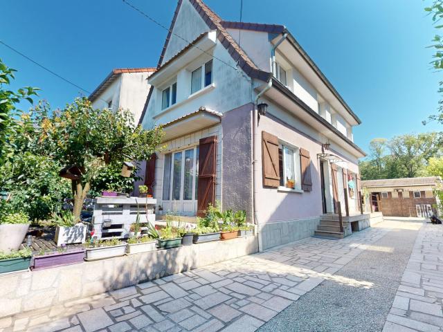 Maison 8 pièces 143 m²