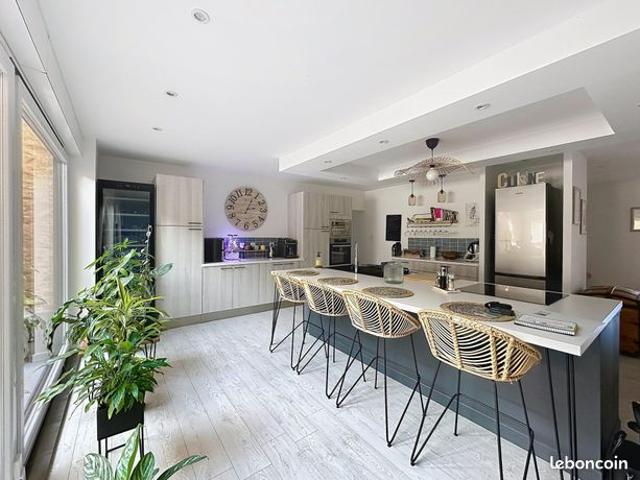 Maison 8 pièces 143 m²