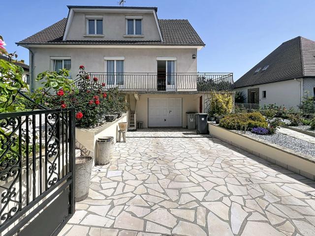 Maison 8 pièces 143 m²