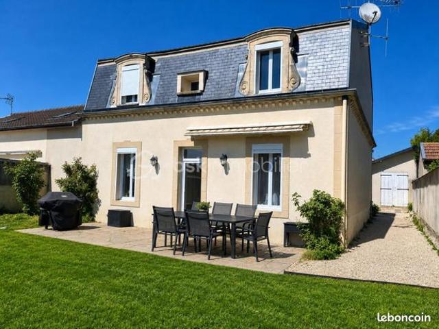 Maison 8 pièces 143 m²