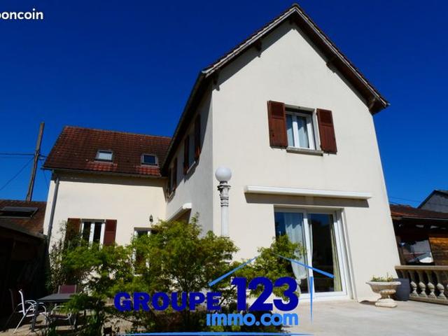 Maison 8 pièces 156 m²