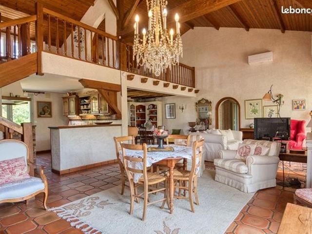 Maison 8 pièces 157 m²