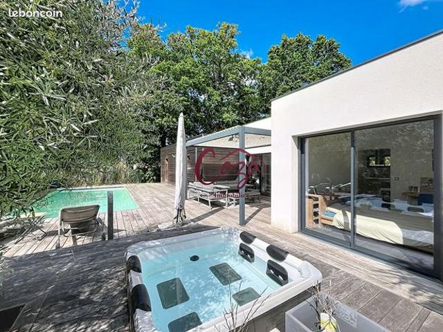 Maison 8 pièces 157 m²