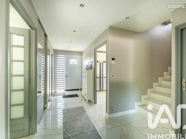 Maison 8 pièces 157 m²