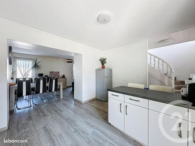 Maison 8 pièces 157 m²