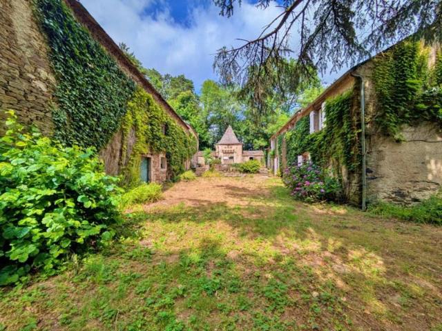 Maison 8 pièces / 158 m² / 265 000 EUR / VABRE