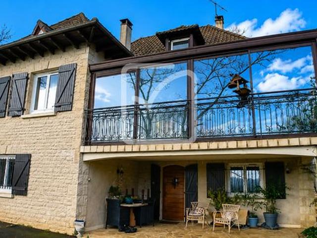 Propriété 8 pièces 158 m²