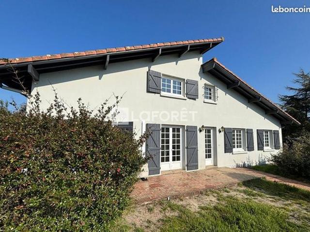 Maison 8 pièces 158 m²