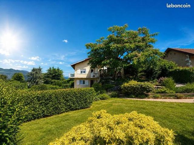 Maison 8 pièces 159 m²
