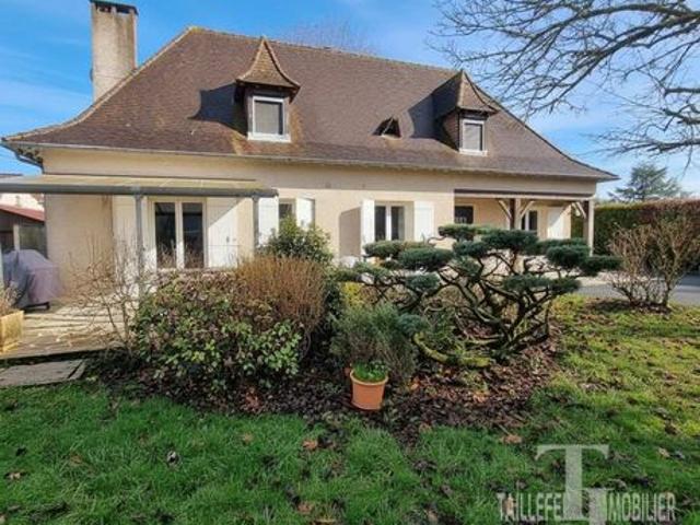 Maison 8 pièces 159 m²