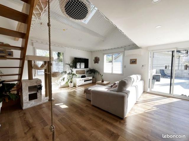 Maison 8 pièces 159 m²
