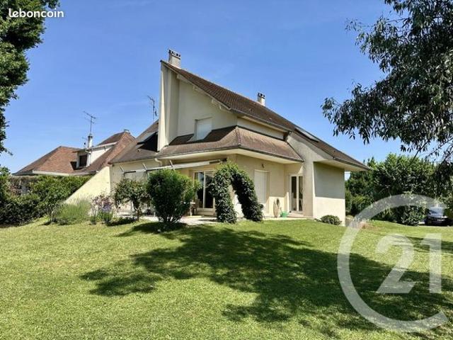 Maison 8 pièces 159 m²