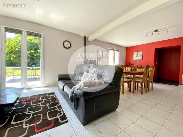Maison 8 pièces 159 m²