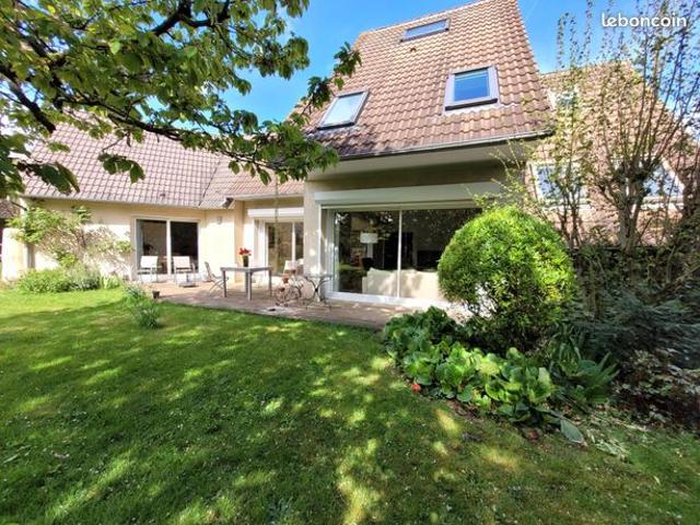 Maison 8 pièces 159 m²