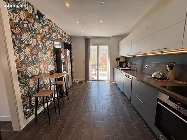 Maison 8 pièces 150 m²