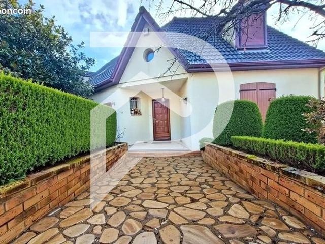 Maison 8 pièces 150 m²