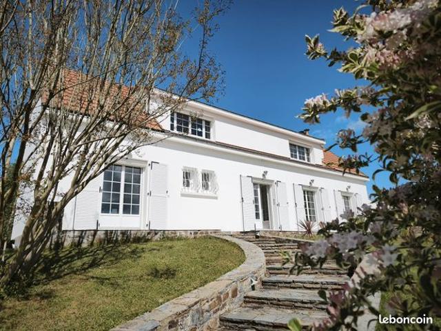Maison 8 pièces 170 m²