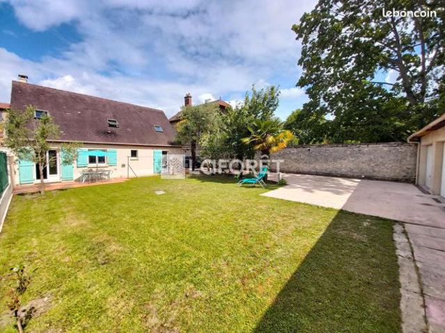 Maison 8 pièces 151 m²